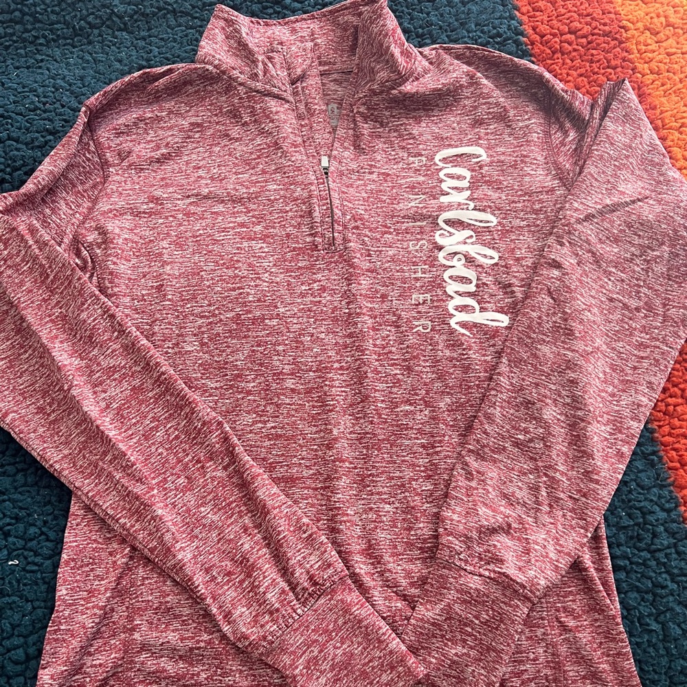 Heathered Maroon Carlsbad finisher 1/4 zip. Size L.